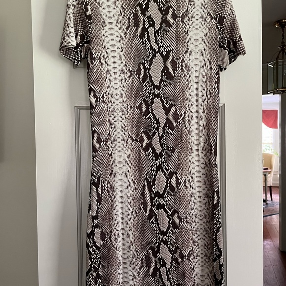 Carven Animal Print T-Shirt Jersey shift style sheath silhouette w/ gold collar - Picture 6 of 9